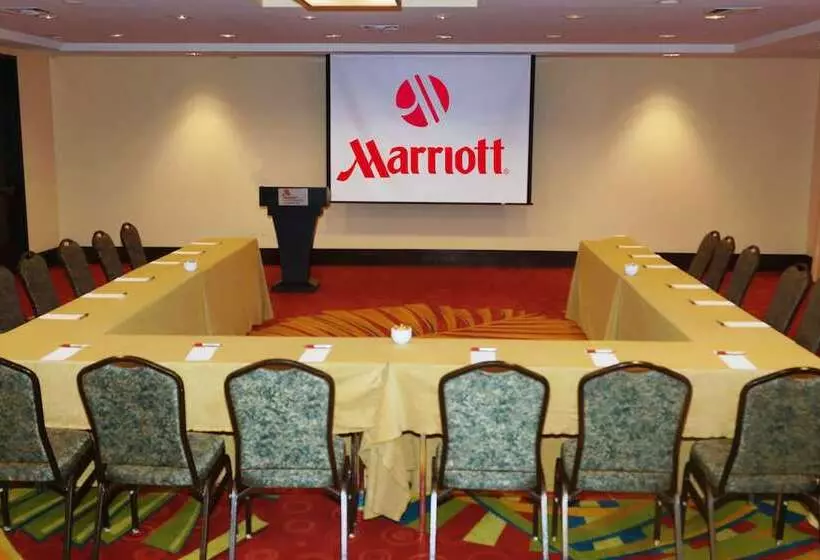 Отель St. Petersburg Marriott Clearwater