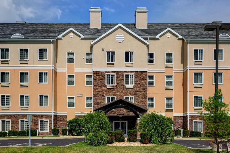 בית מלון כפרי Staybridge Suites Rockford, An Ihg