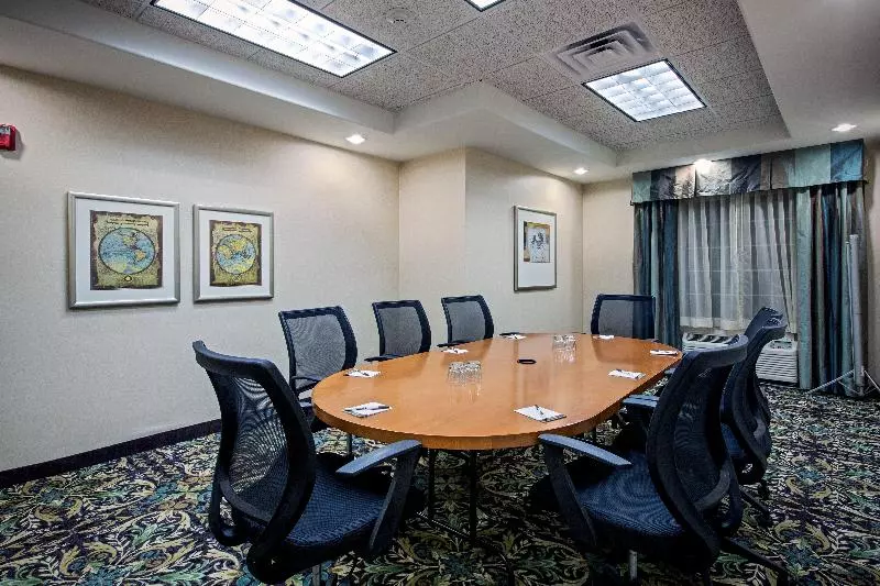 בית מלון כפרי Staybridge Suites Rockford, An Ihg