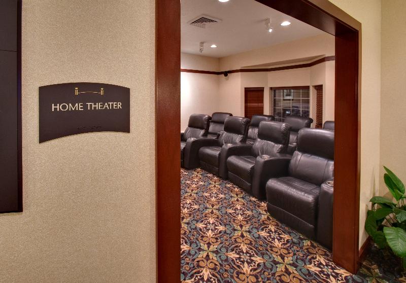 בית מלון כפרי Staybridge Suites Rockford, An Ihg