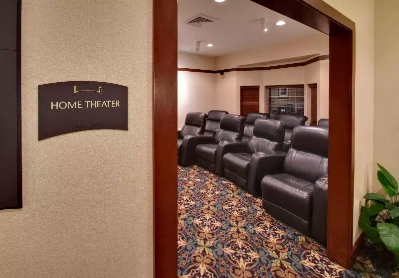 בית מלון כפרי Staybridge Suites Rockford, An Ihg