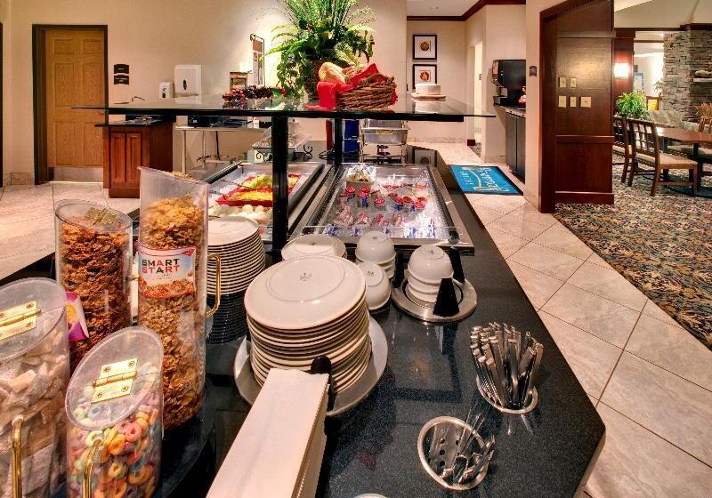 בית מלון כפרי Staybridge Suites Rockford, An Ihg