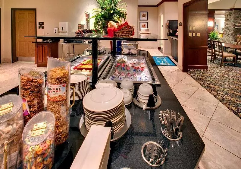 בית מלון כפרי Staybridge Suites Rockford, An Ihg