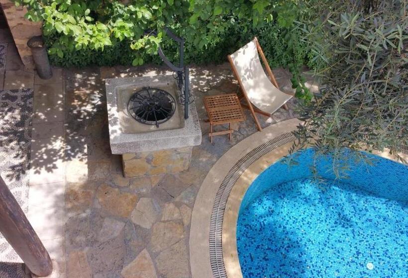 בית מלון כפרי Tekeli Konaklari