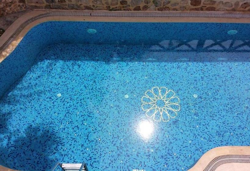 בית מלון כפרי Tekeli Konaklari