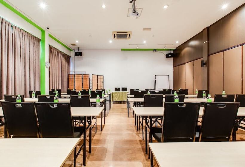 فندق The Limetree