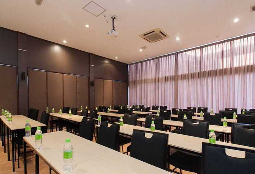 فندق The Limetree