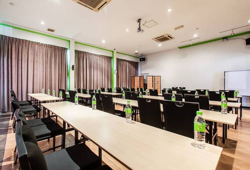 فندق The Limetree