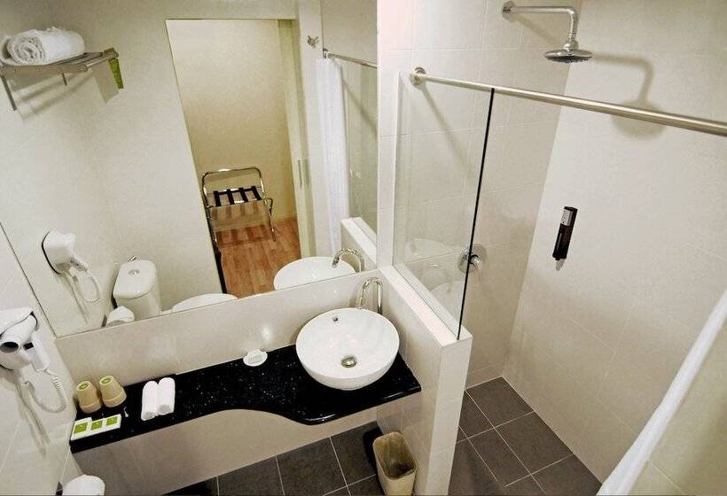 فندق The Limetree