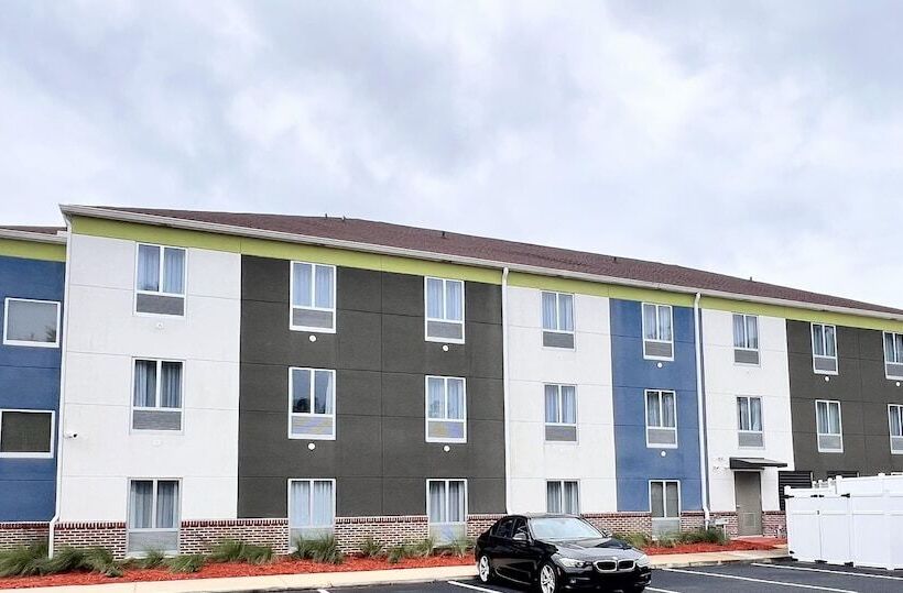 Hotel Comfort Inn & Suites