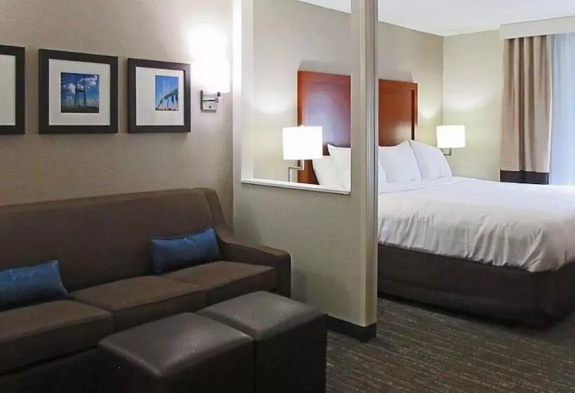 호텔 Comfort Inn & Suites