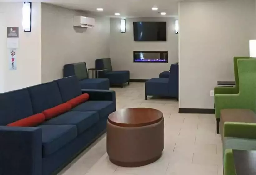 호텔 Comfort Inn & Suites