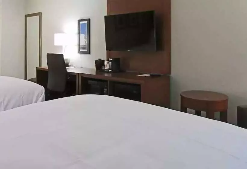 호텔 Comfort Inn & Suites