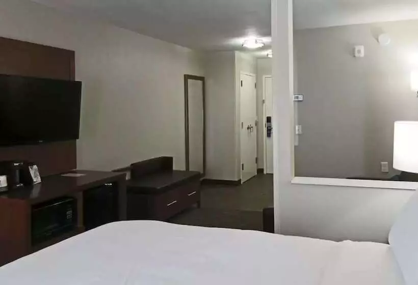 호텔 Comfort Inn & Suites