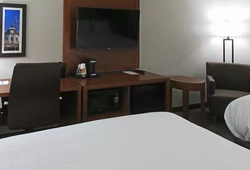 Hotel Comfort Inn & Suites