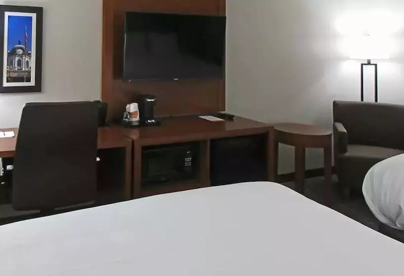 호텔 Comfort Inn & Suites