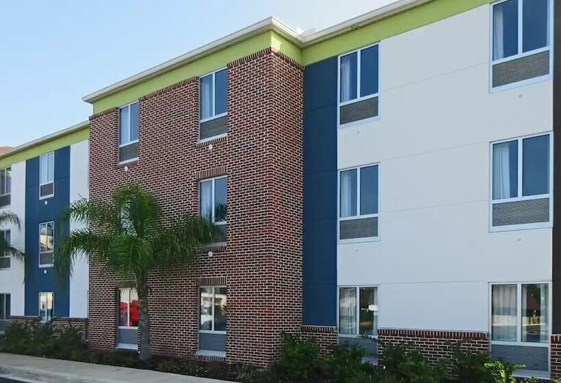 Hotel Comfort Inn & Suites