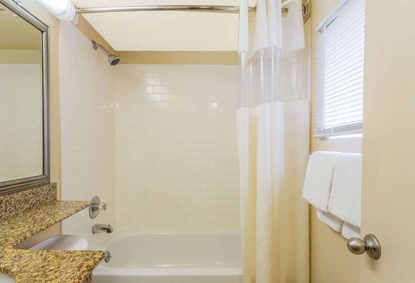 בית מלון כפרי Travelodge By Wyndham Virginia Beach