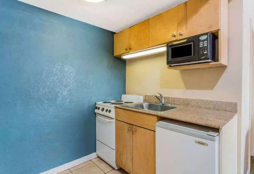 酒店 Travelodge By Wyndham Virginia Beach