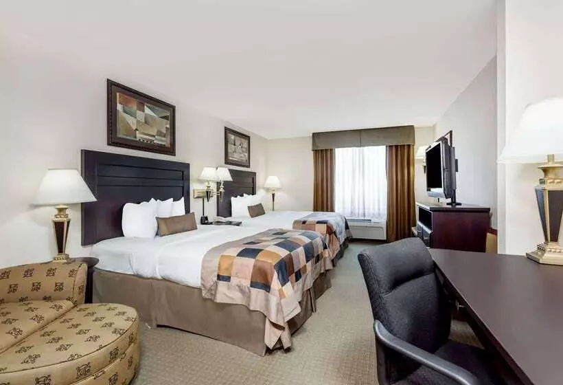 Hotel Wingate By Wyndham Lagrange