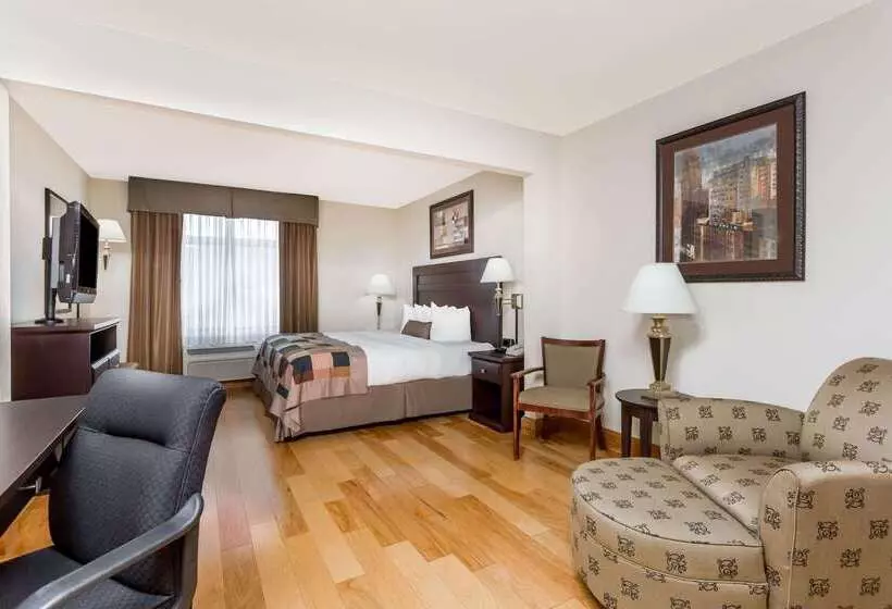 Hotel Wingate By Wyndham Lagrange