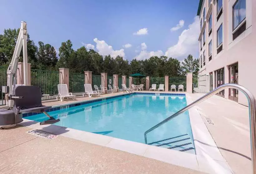 Hotel Wingate By Wyndham Lagrange