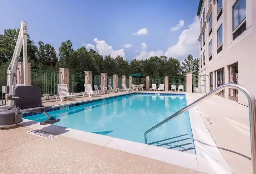 Hotel Wingate By Wyndham Lagrange