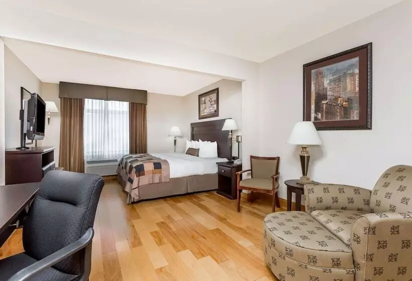 Hotel Wingate By Wyndham Lagrange