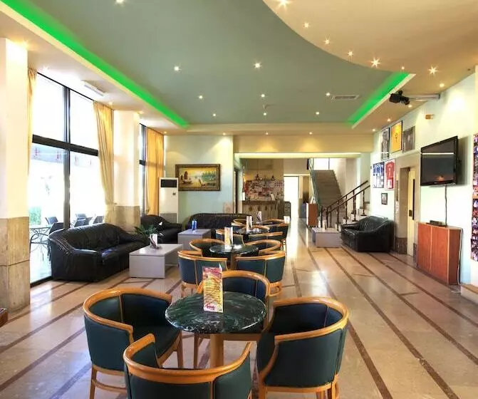 Poseidon Hotel And Apartments