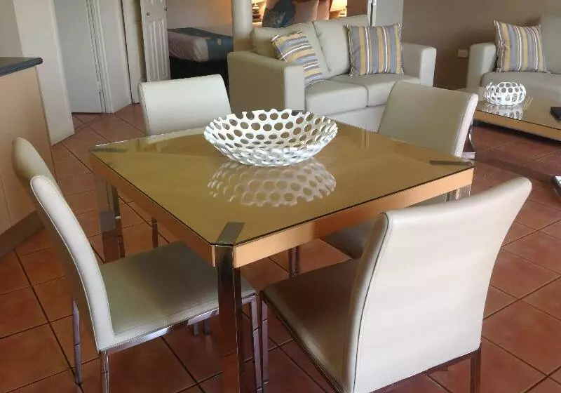 Отель At Boathaven Bay Holiday Apartments