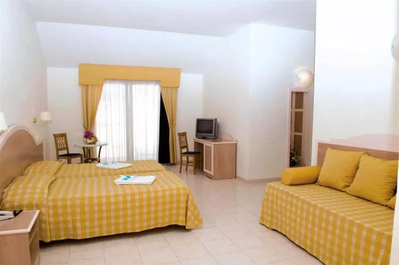 בית מלון כפרי Falkensteiner Club Funimation Garden Calabria