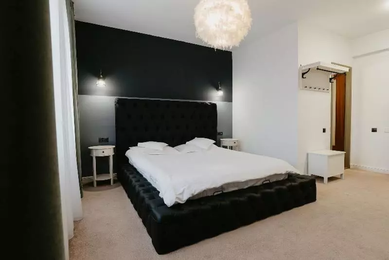 فندق Fullton Central