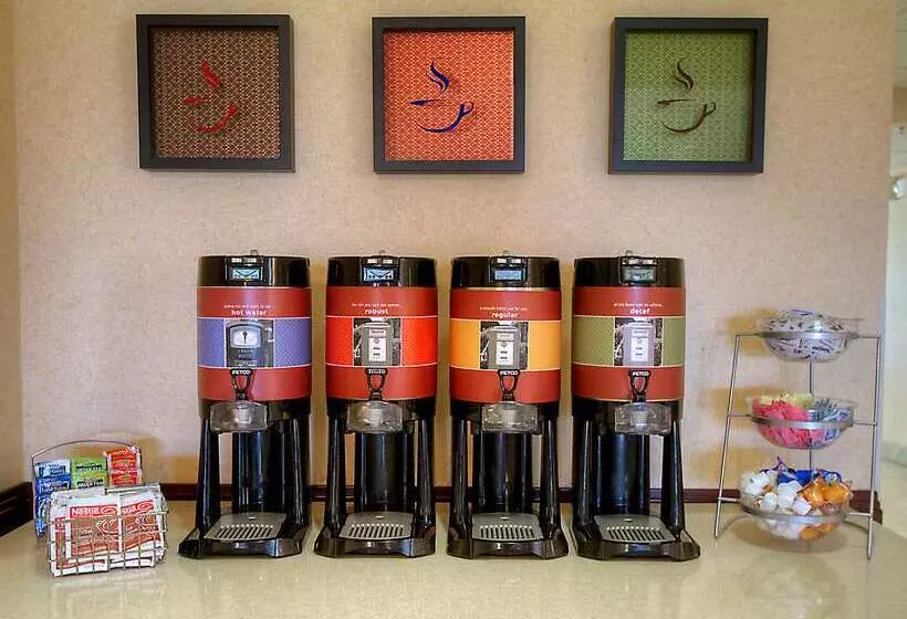 Отель Hampton Inn Suites Altus