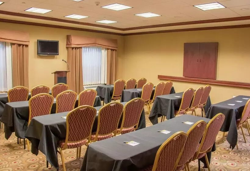 בית מלון כפרי Hampton Inn Murphy