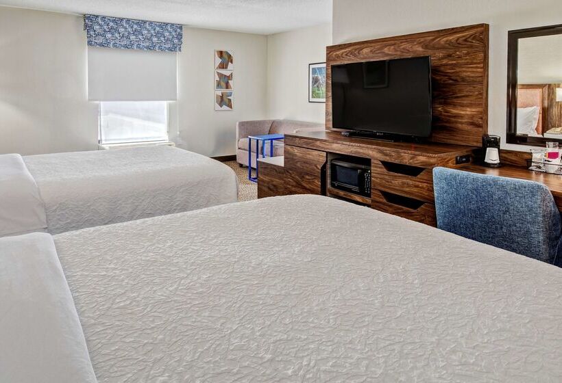 Отель Hampton Inn Van Buren