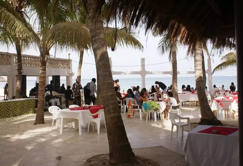 هتل La Voile D Or