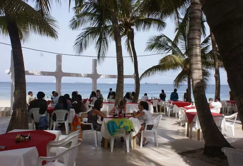 هتل La Voile D Or