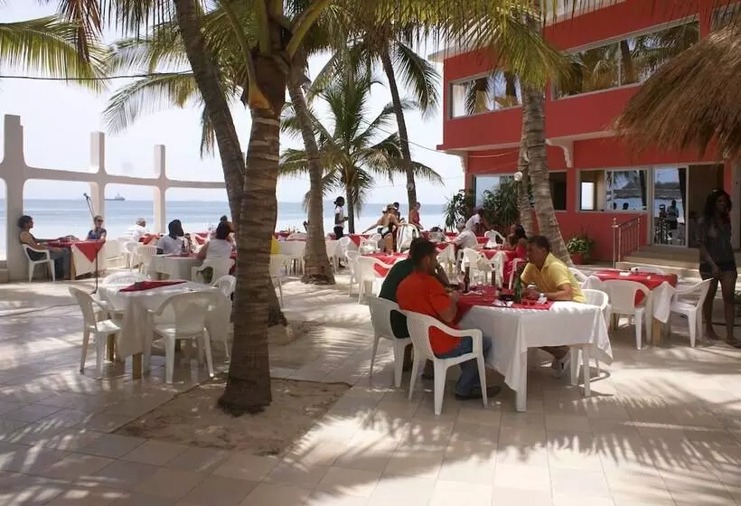 هتل La Voile D Or