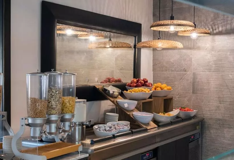 Plaza Regency Hotels