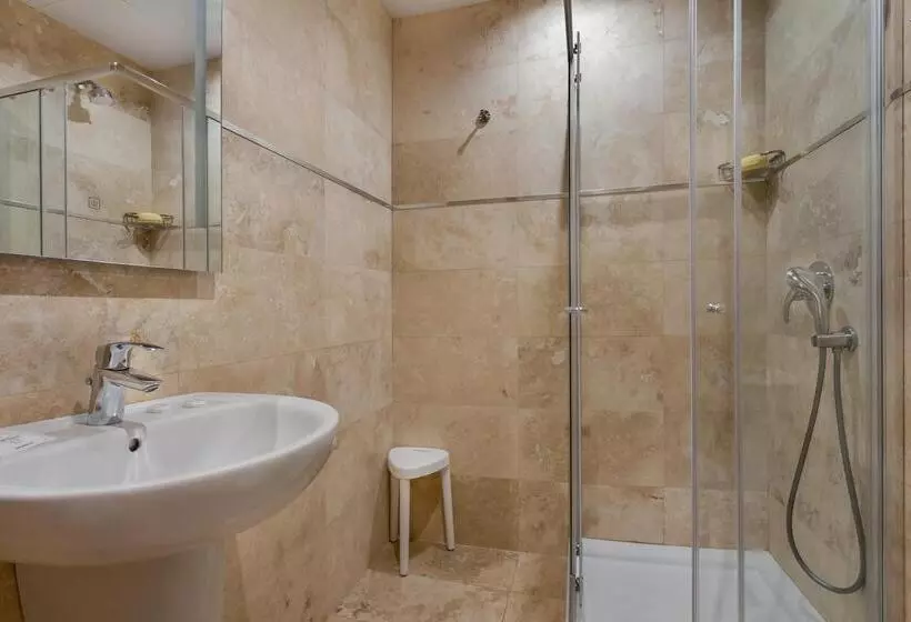 Plaza Regency Hotels