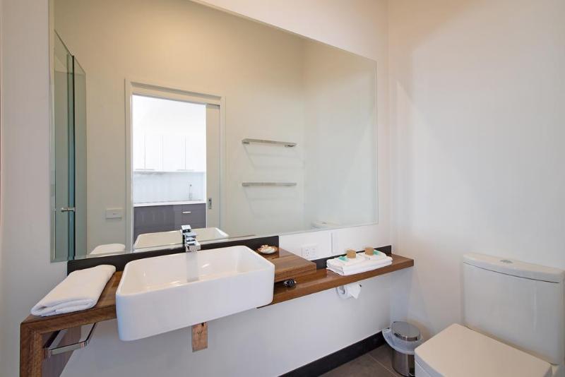 Отель Seafarers Getaway