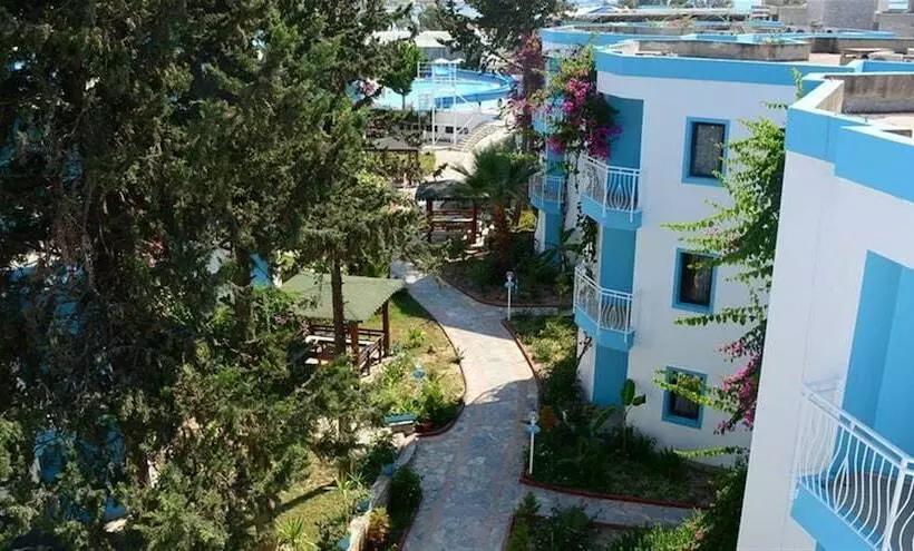 酒店 Carina Resort