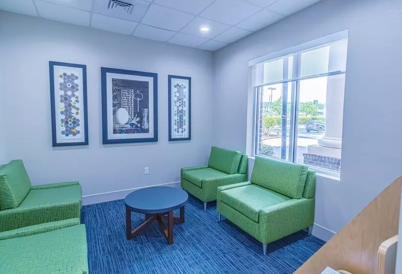 Holiday Inn Express Hotel & Suites Crestview South I 10, An Ihg