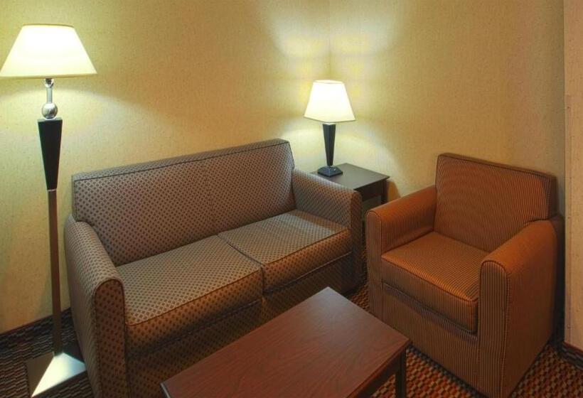 בית מלון כפרי Holiday Inn Express & Suites Nampa   Idaho Center, An Ihg