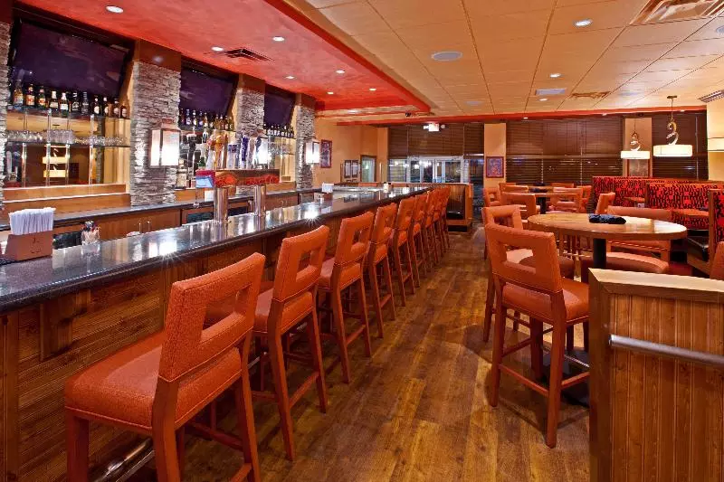 هتل Holiday Inn Louisville Airport South, An Ihg