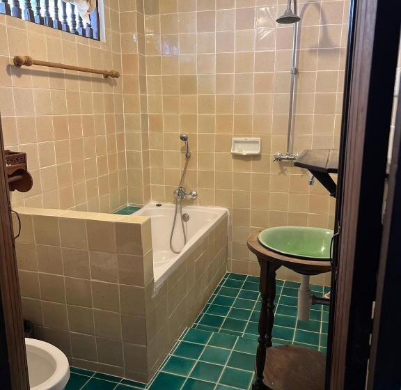 هتل The Royal Shilton Resort