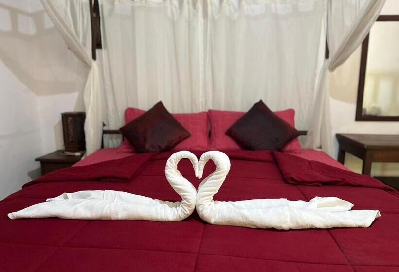 هتل The Royal Shilton Resort