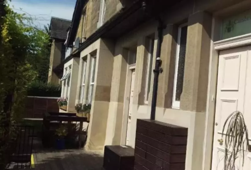 تختخواب و صبحانه Cambridge House