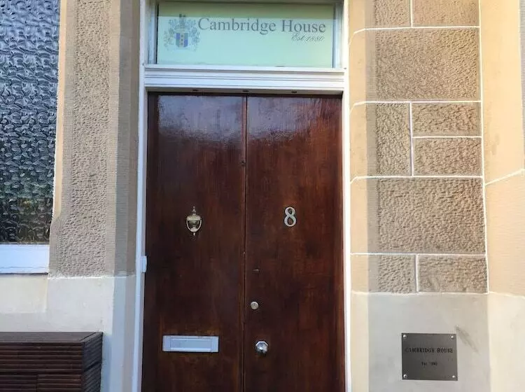 تختخواب و صبحانه Cambridge House