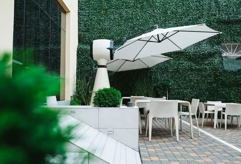 هتل Alexandrovskiy